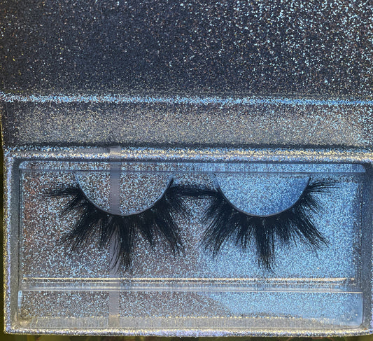 Periwinkle (Long 25MM Lashes) Includes lash applicator and lash brush π